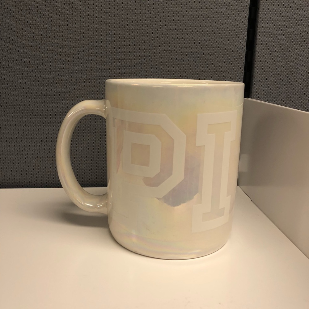 Victoria’s Secret PINK 30oz MUG